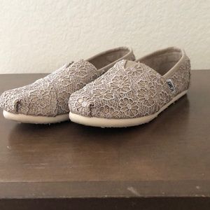 Brand new. Never used TOMS.